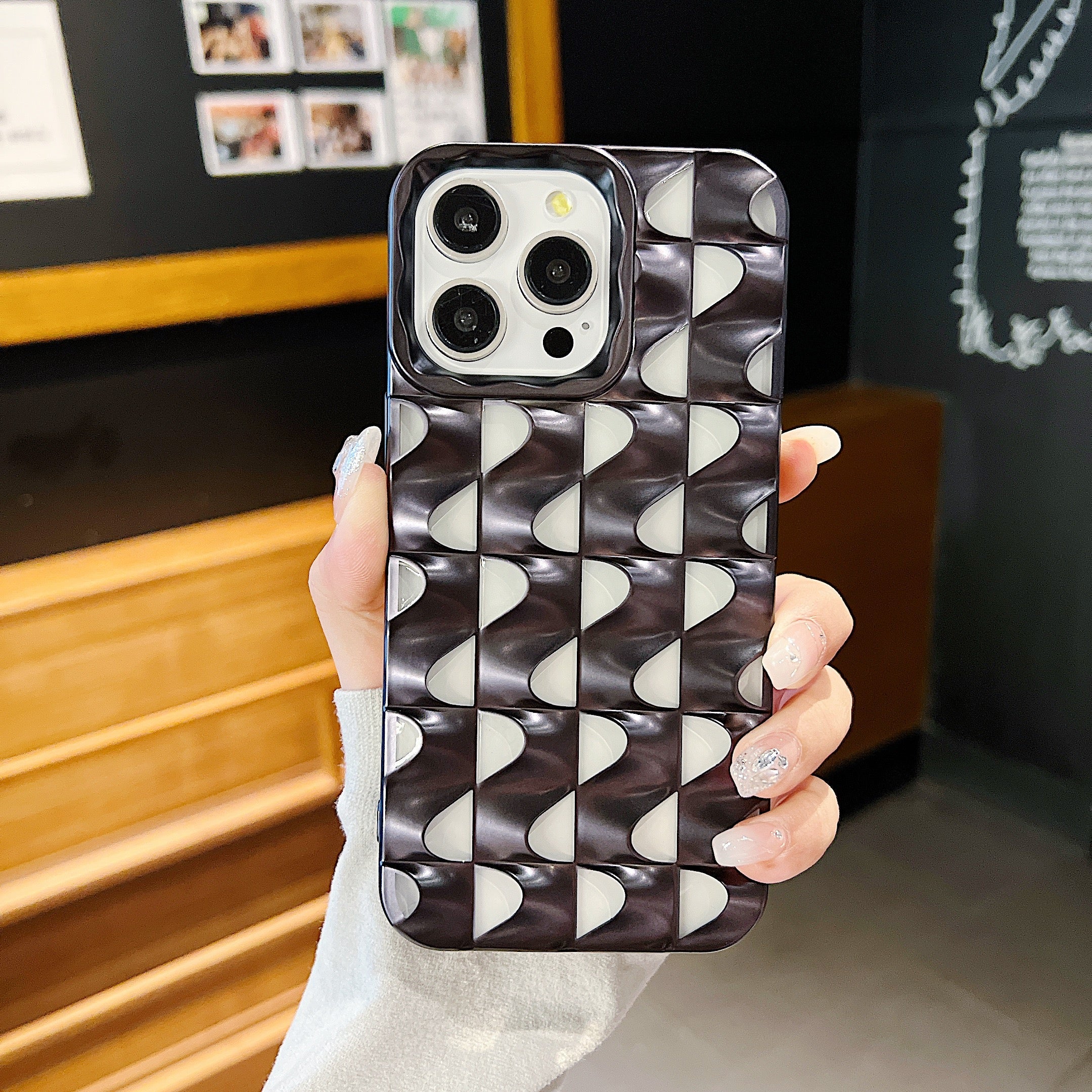 LuxuryKase LK148 3D Metal Texture Hollow S Pattern Soft For iPhone - Image 3
