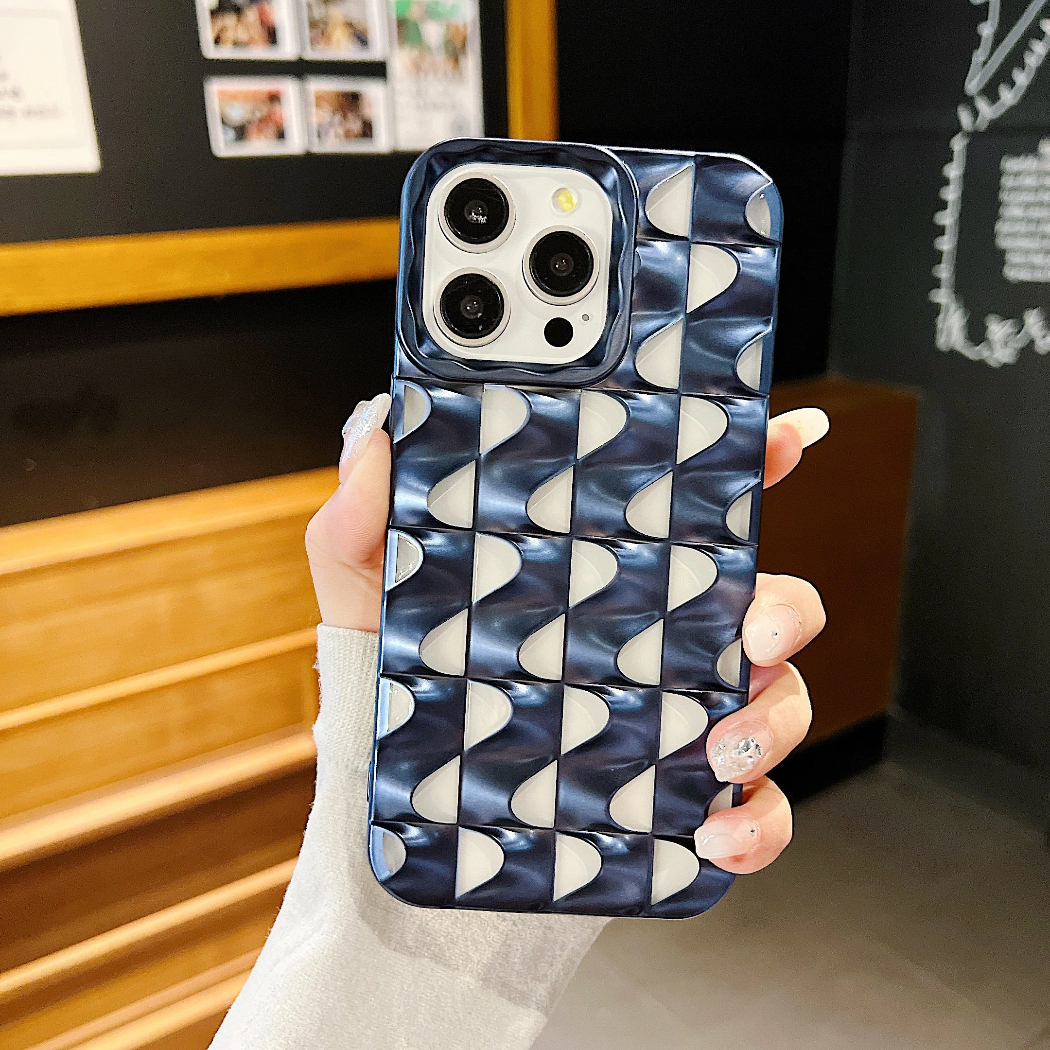 LuxuryKase LK148 3D Metal Texture Hollow S Pattern Soft For iPhone - Image 5